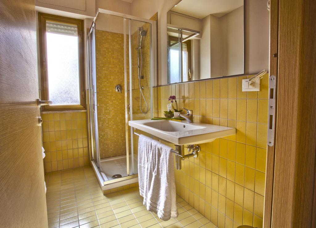 Il Fiore In Una Stanza Itri Zimmer foto